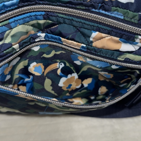 Vera Bradley Floral Patterned Crossbody Bag NWOT - Picture 8 of 14